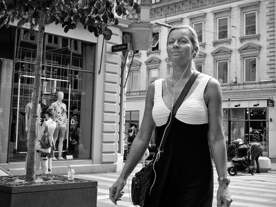 Shopper with happy music in the ears
