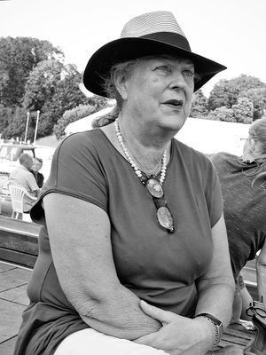 Hat lady 126