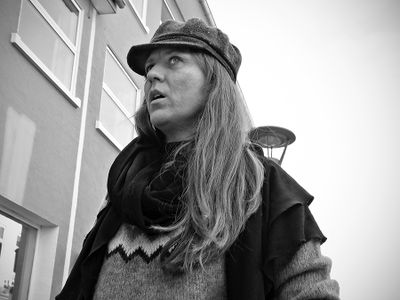Hat girl 40