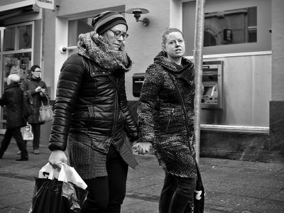 Hand in hand 19