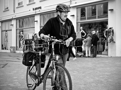 Bike pushing 99