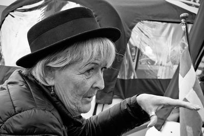 Hat lady 135