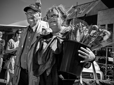 Flower shoppers 2
