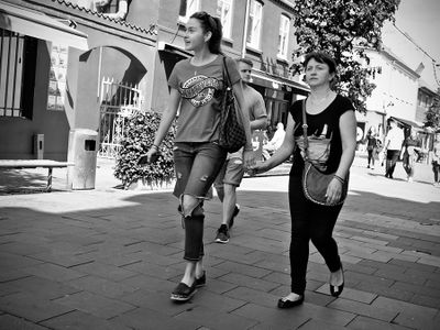 Hand in hand 20