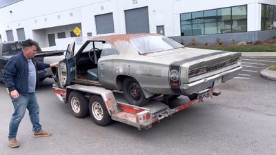 1969-dodge-super-bee-barn-find-emerges-after-20-years-with-super-rare-color-combo_6.jpg