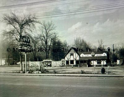 The Pit, 2484 Poplar