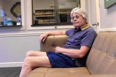 Waiting at Dr. Barnes.          IMG_4573.jpg