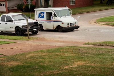 Parking the truck where she can't get to the mailbox. Thoughtless people.     IMG_3425.jpg