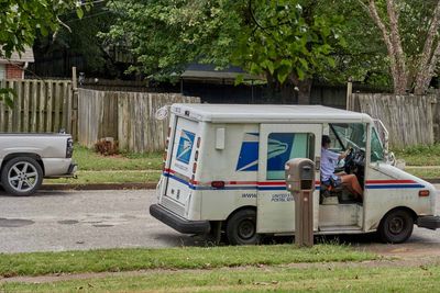 Bye for now Miss Mail Truck lady.      IMG_3464.jpg