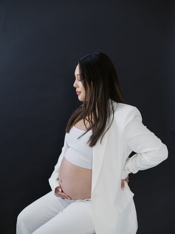 Modern Maternity in Seattle studio
