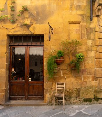May 24  Pienza Tired Pilgrim Chair A7C5717 Topaz ai.jpg