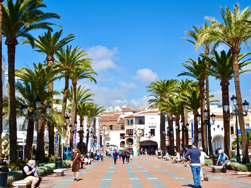 Palm lined plaza leading onto the Balcony of Europe