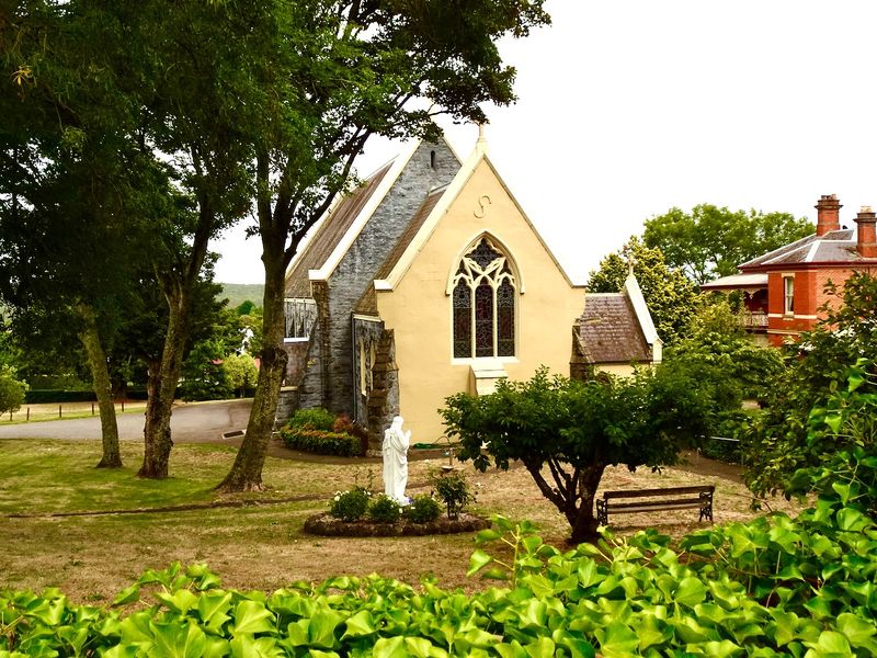 Daylesford, tiny church outside the town