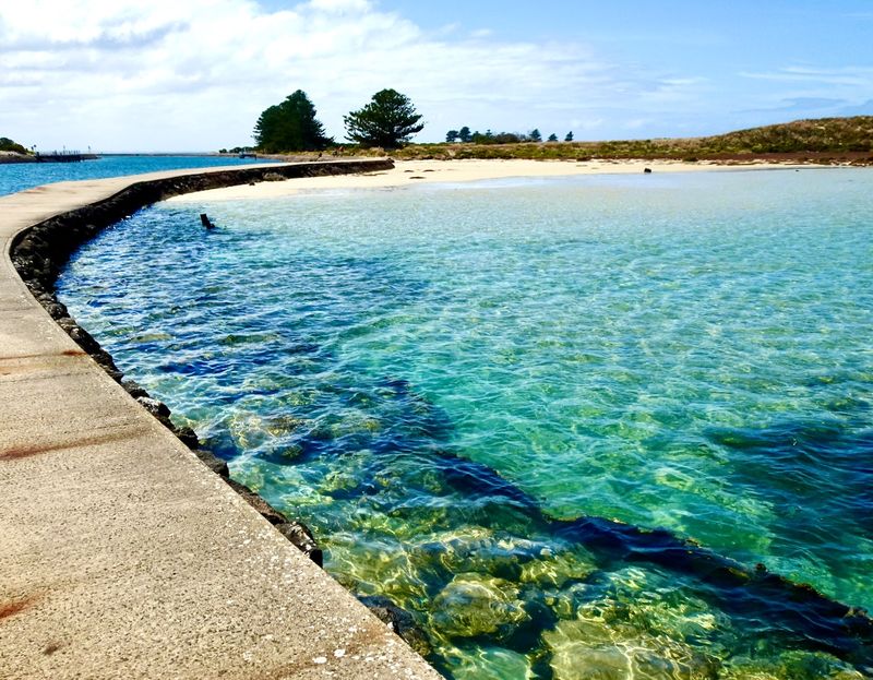 Walkway on to Griffiths Island