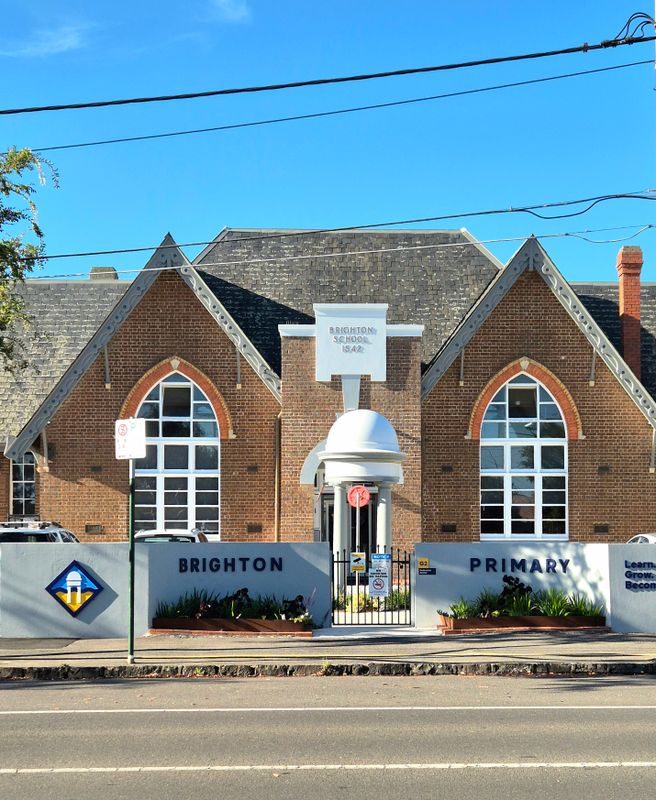 Brighton Primary School, front building and entrance.
