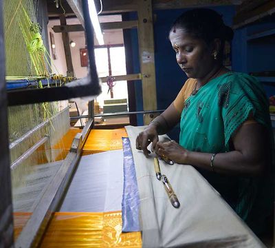 weaving_at_kanchipuram_