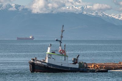 Ships & Boats
