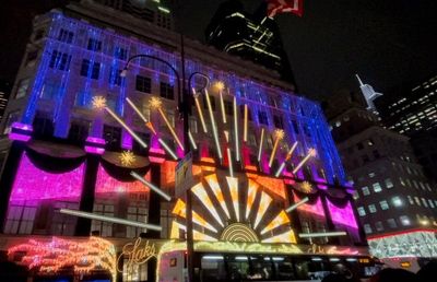 Saks Holiday light show