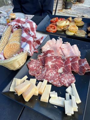 Course 1 - Cheese & Mortadela -