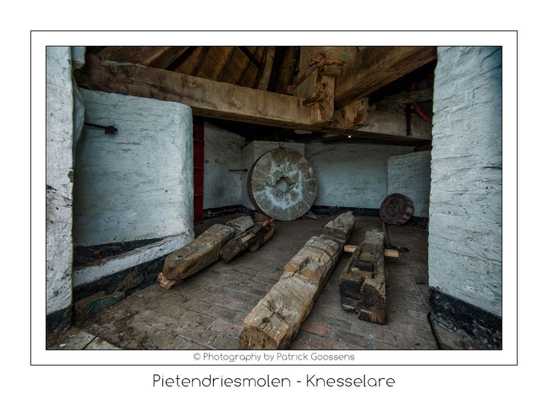 017 Het lichtwerk voor de stenen is reeds verwijderd