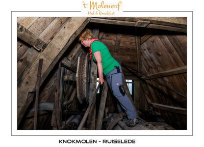 Checking the brakesystem and lowering the rope to operate it.