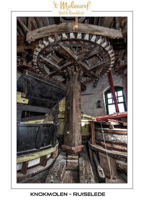 Upright shaft with large spurwheel