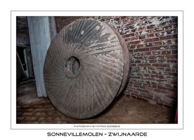 038 Oude molensteen