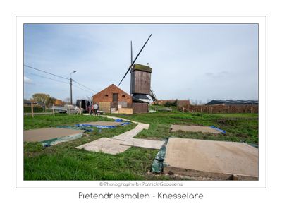 012 Op deze verharde platen zal de molenkast worden geplaatst tijdens de restauratie