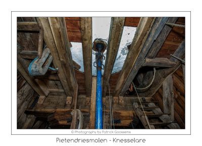 018 Stenen worden onderstut