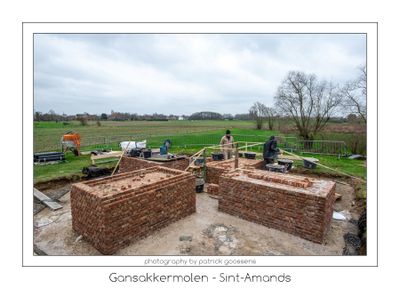 090 Molensite Sint-Amands. Opbouw teerlingen en binnenmuur