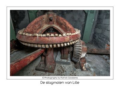 076