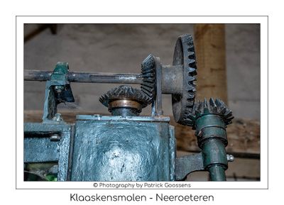 052