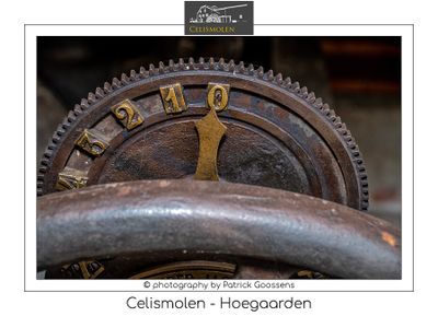 045