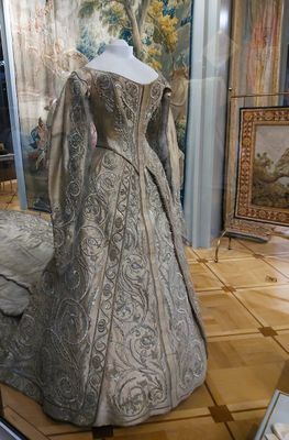 Dress of Maid of Honour, Treasury