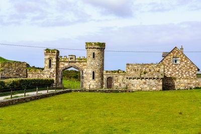 Clifden Castle Gate