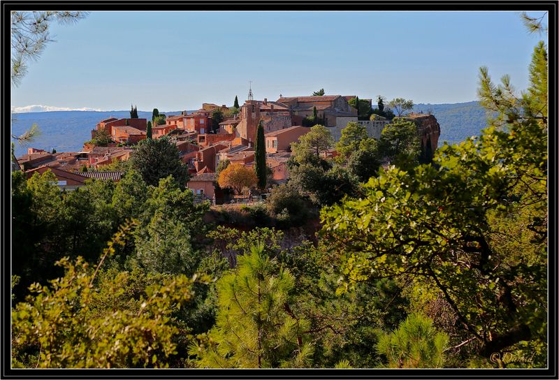 Roussillon. The village.