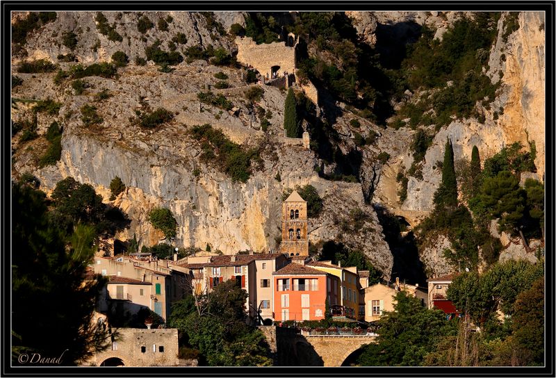 Moustiers Sainte-Marie.