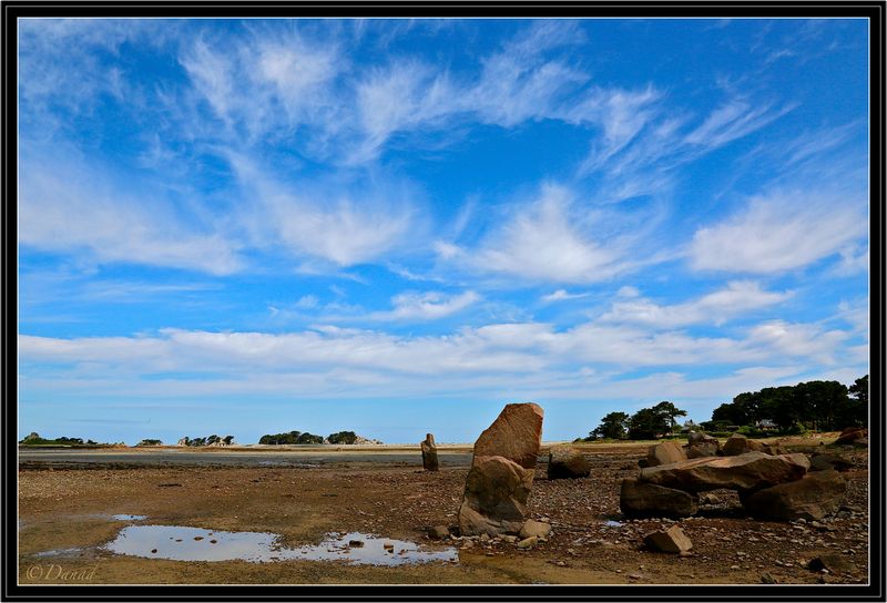 Rivage avec Menhirs et Cirrus.