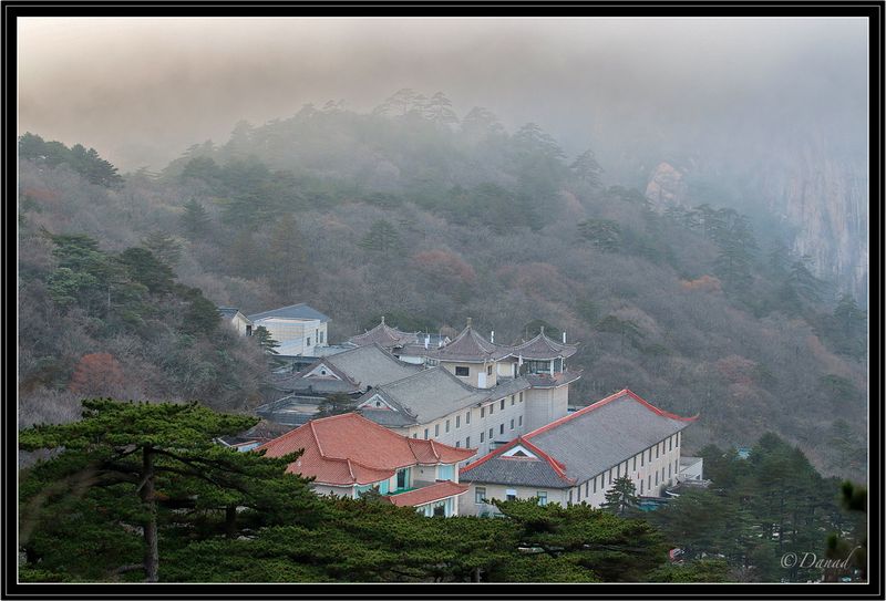 Raining in the Mountain.