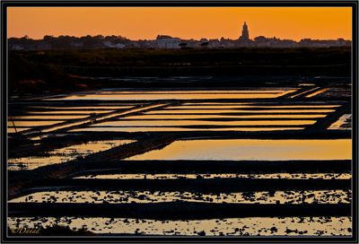 Crpuscule dans les Marais Salants.