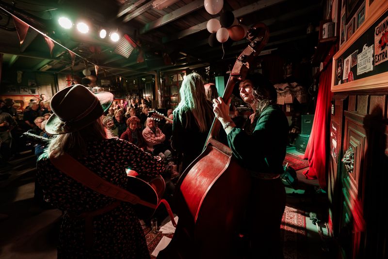 New Bluegrass Bandits playing Cor O Filius-Foto Jurjen Bolenbroek 20250314 14.jpg