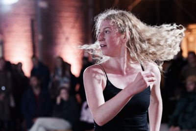 Dansvoorstelling van Delft Fringe op Lichtjesavond 2023