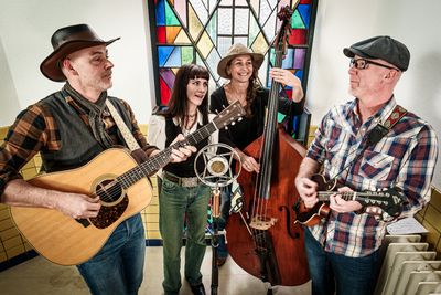 Photoshoot The Porchville Stringband