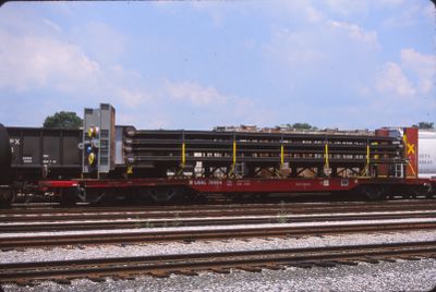 LNAL 70964 with fabricated load, Youngtown Yard.jpg