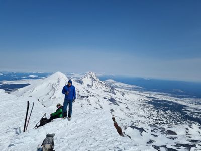 South Sister summit, Mt Hood far in the back