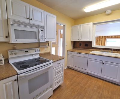 Kitchen 2.jpg