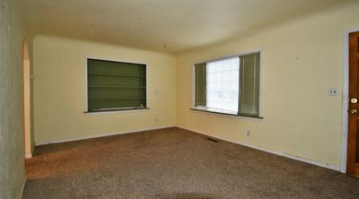 Living room 3.JPG
