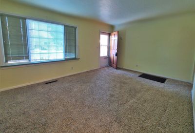 Living room 6.jpg