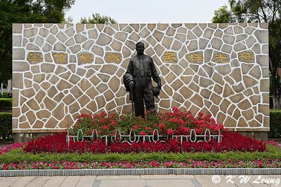 Statue of Tan Kah-kee @ Guilai Garden DSC_5186