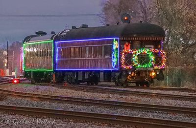 2022 CP Holiday Train Departing At Dawn 90D45156